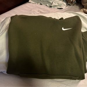 Nike sweater size small